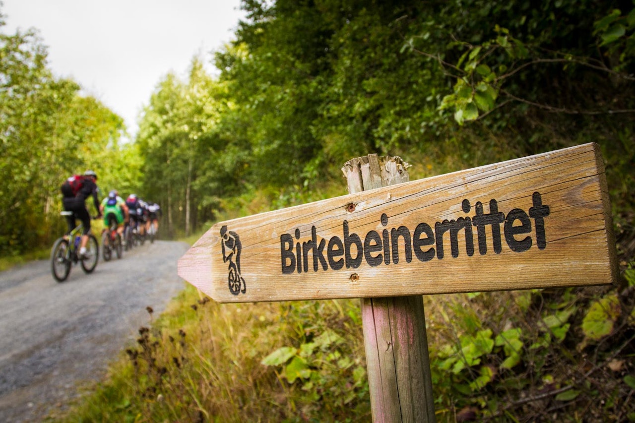 DENNE VEI: Bli med Terrengsykkel på en fototur blant syklister, publikum, funksjonærer og tilskuere på Lillehammer (foto: Snorre Veggan) birken birkebeinerrittet