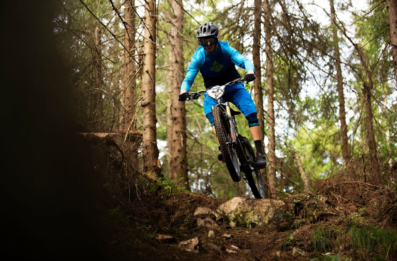 Zakarias Blom Johansen vant både Nesbyen Enduro 2015 og den norske serien 80/20 sammenlagt. Han har ambisjoner om det samme i år. Foto: Kristoffer Kippernes Zakarias Blom Johansen vant både Nesbyen Enduro 2015 og den norske serien 80/20 sammenlagt. Han har ambisjoner om det samme i år. Foto: Kristoffer Kippernes