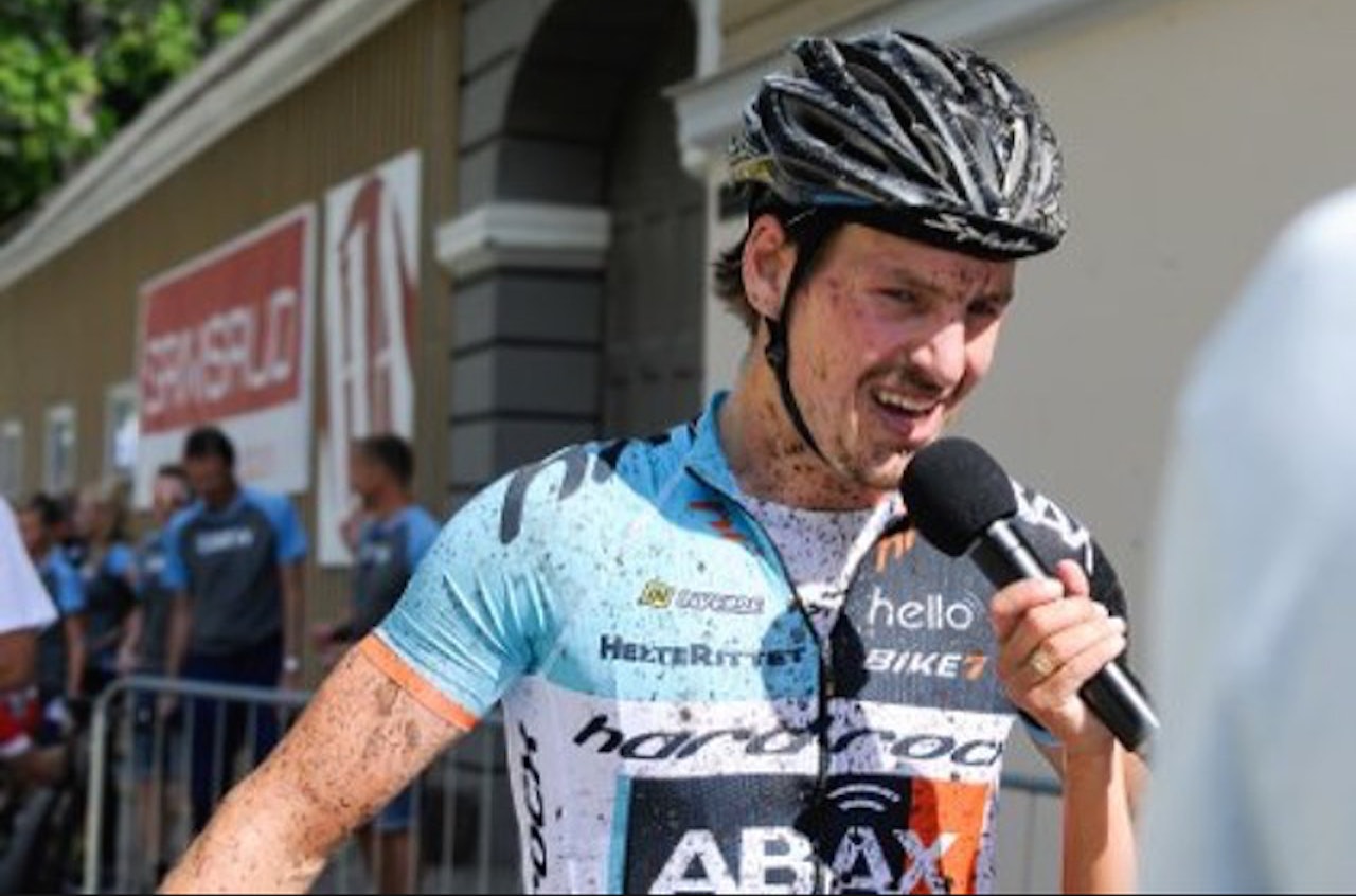 Thomas Engelsgjerd ble nummer 2 i Grenserittet, og takker lagkompisen Greg Saw for lagarbeidet som resulterte i pallen for dem begge. Foto: Privat Thomas Engelsgjerd ble nummer 2 i Grenserittet, og takker lagkompisen Greg Saw for lagarbeidet som resulterte i pallen for dem begge. Foto: Privat