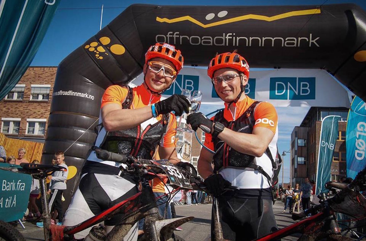 Full Rulle med Daniel Leirbakken og Daniel Strand var forhåndsfavoritter i OF300 og innfridde forventningene. De vant med en halvtimes margin. Foto: Offroad Finnmark/Nils Westphal Full Rulle med Daniel Leirbakken og Daniel Strand var forhåndsfavoritter i OF300 og innfridde forventningene. De vant med en halvtimes margin. Foto: Offroad Finnmark/Nils Westphal
