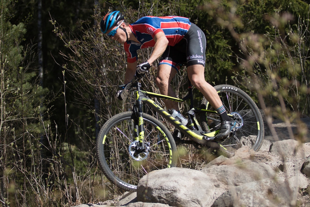 Under rundbanerittet på Rye Bike Festival første helga i mai, som var fjerde ritt i Norgescupen, skjønte Torjus Bern Hansen at sesongen var over. Foto: Bengt Ove Sannes Under rundbanerittet på Rye Bike Festival første helga i mai, som var fjerde ritt i Norgescupen, skjønte Torjus Bern Hansen at sesongen var over. Foto: Bengt Ove Sannes