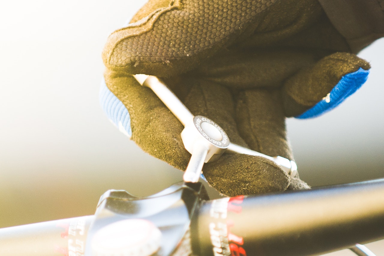 TEST AV MINVERKTØY: Vi har testet flere forskjellige multiverktøy og miniverktøy til å ha med på sykkeltur. Foto: Sjur Melsås test miniverktøy multiverktøy sykkel
