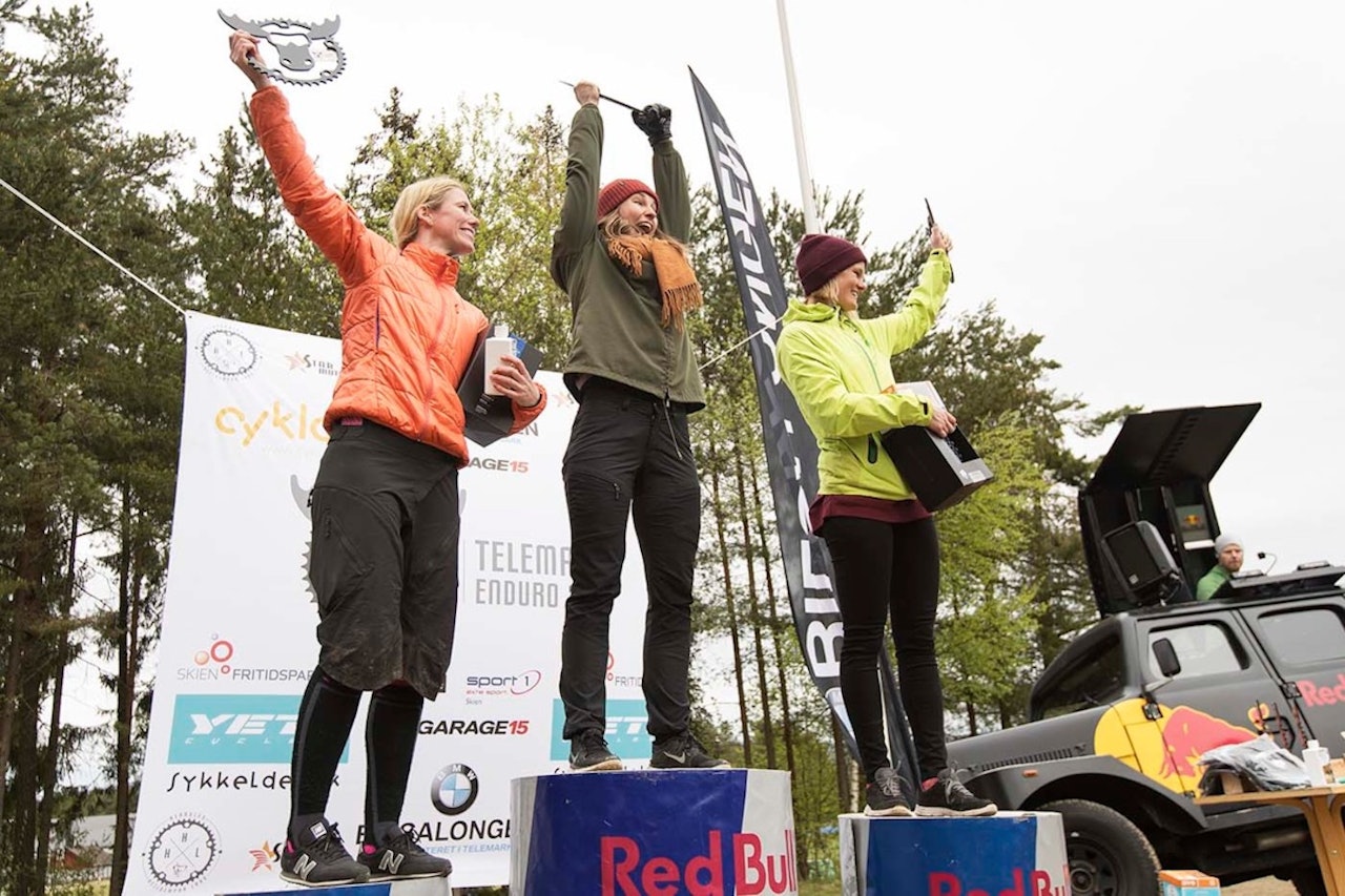 Ida Håkonsson, som vant Telemark Enduro i fjor, var med på ett av de 11 lagene i Ringerike enduro, som var landets første enduro lagkonkurranse. Foto: Kristoffer Kippernes