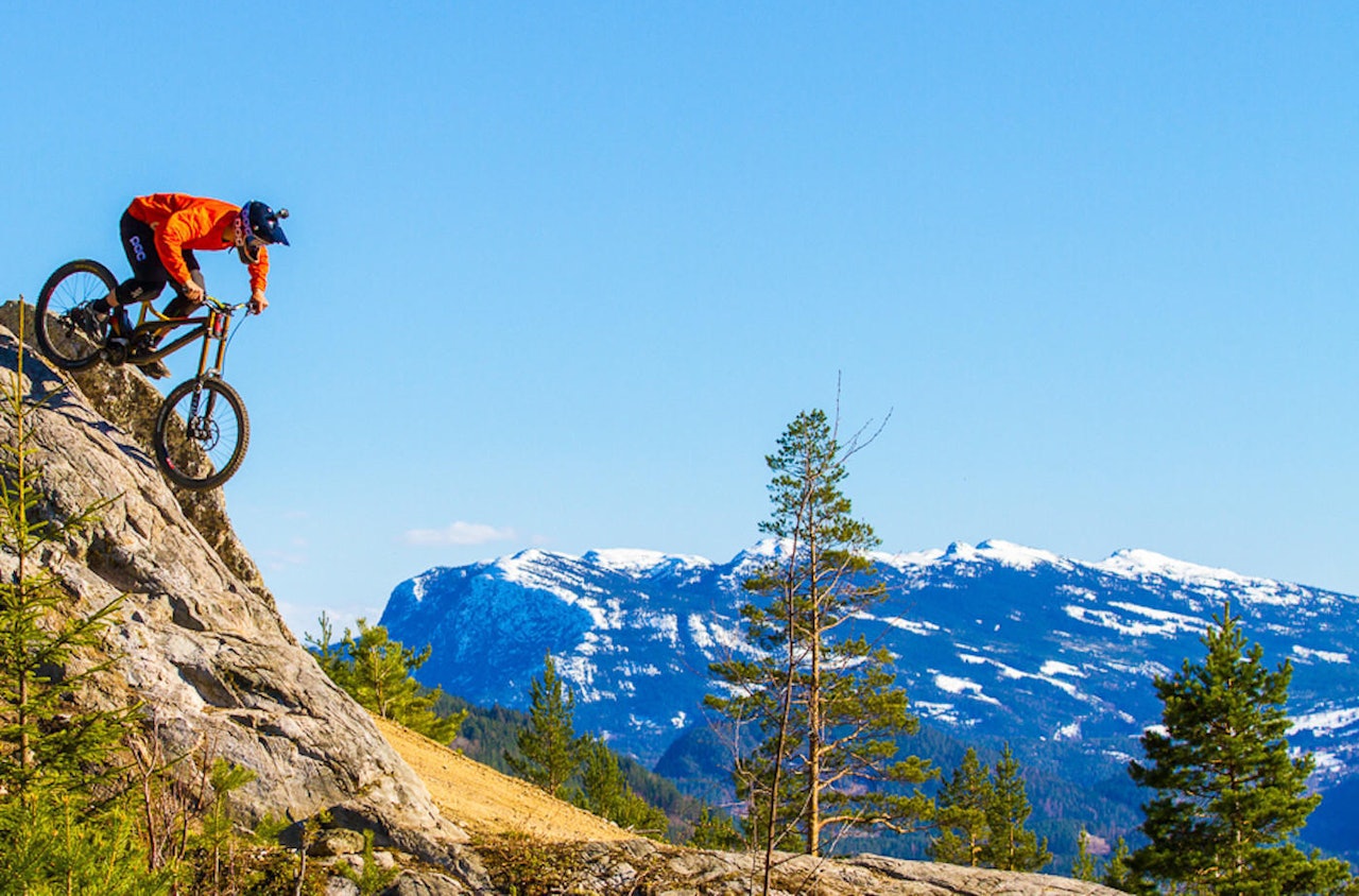 Nesbyen er allerede godt kjent i stisyklingsmiljøet. Nå har kommunen omdisponert midler til sykkelprosjekter som skal bidra til å utvikle Nesbyen som en sykkeldestinasjon. Foto: Simen Berg Nesbyen er allerede godt kjent i stisyklingsmiljøet. Nå har kommunen omdisponert midler til sykkelprosjekter som skal bidra til å utvikle Nesbyen som en sykkeldestinasjon. Foto: Simen Berg