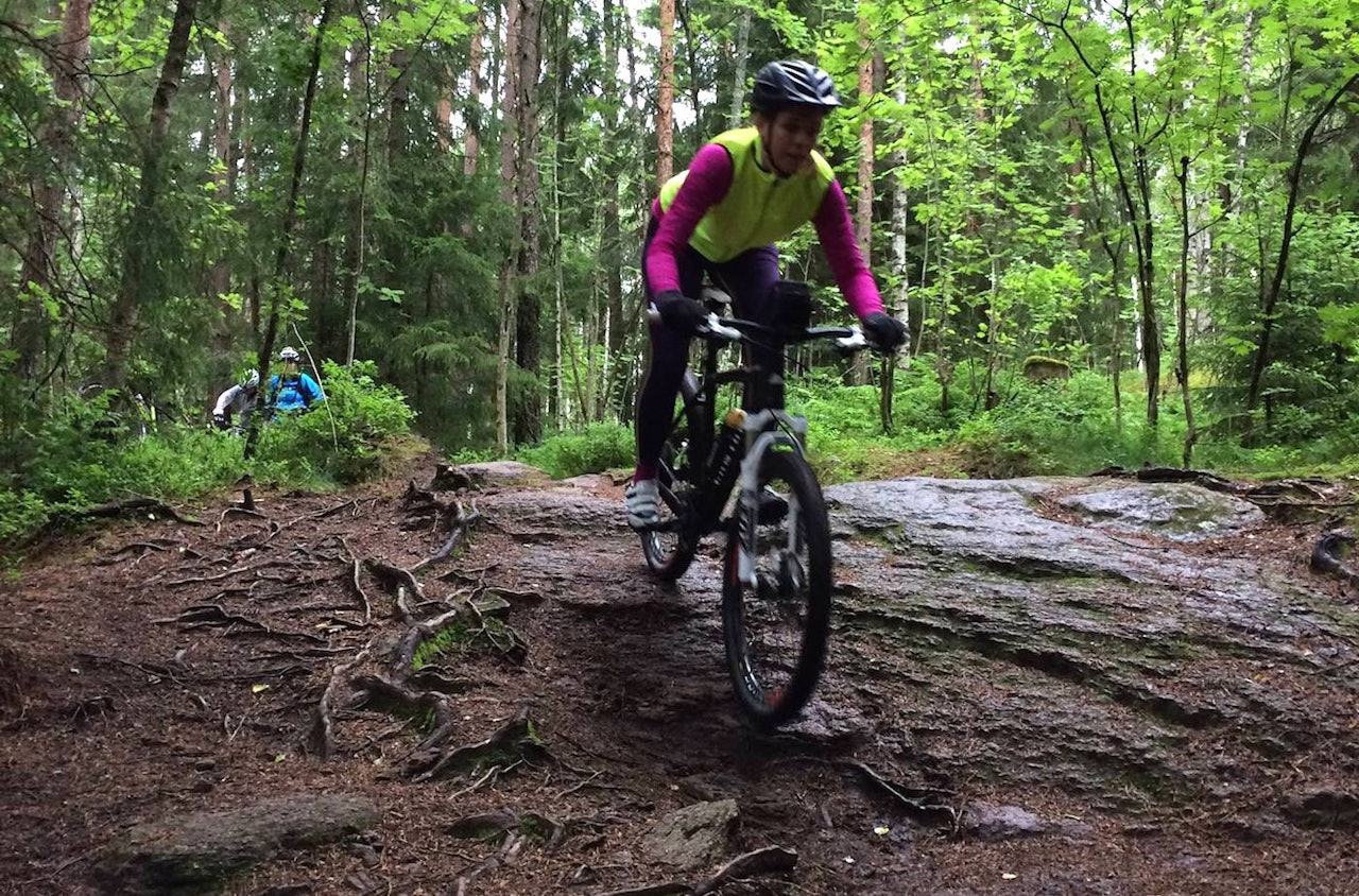 VIL HA MER: Jentene gikk løs på stikurset til Elisabeth Sveum med hud og hår. I august blir det ny runde. Foto: Elisabeth Sveum VIL HA MER: Jentene gikk løs på stikurset til Elisabeth Sveum med hud og hår. I august blir det ny runde. Foto: Elisabeth Sveum