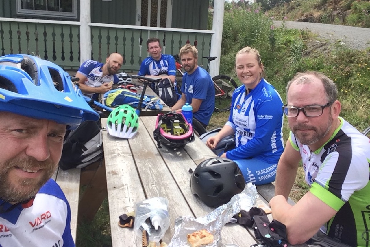 Denne gjengen rittdebuterer med HalvHelten på lørdag, og sykler Birkebeinerrittet om to uker. Det var utenkelig i mai. Foto: Kjetil Haugersveen Denne gjengen rittdebuterer med HalvHelten på lørdag, og sykler Birkebeinerrittet om to uker. Det var utenkelig i mai. Foto: Kjetil Haugersveen