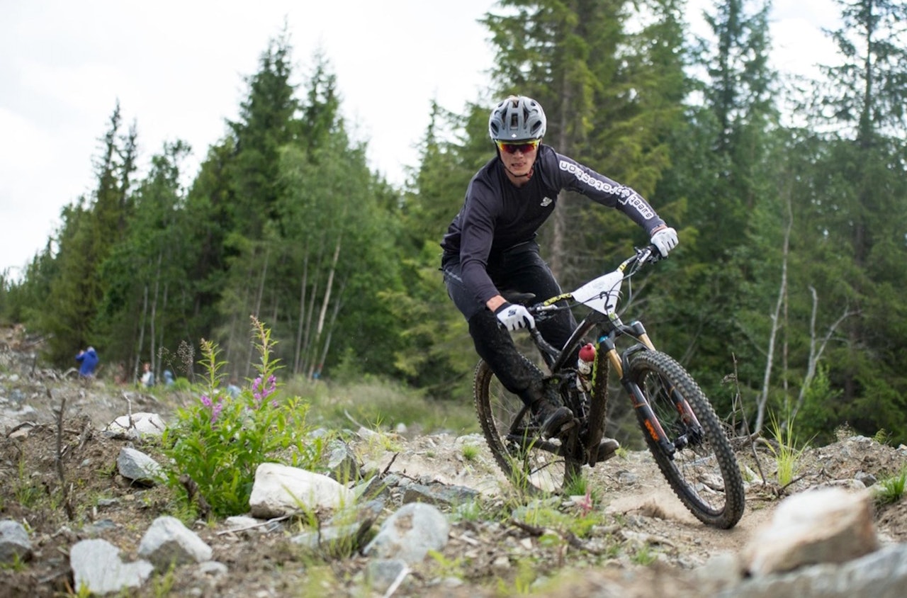 Zakarias Blom Johansen kom på fjerdeplass i første runde av den svenske enduroserien, som åpnet med Vallåsen Enduro i helga. Foto: Vegard Breie Zakarias Blom Johansen kom på fjerdeplass i første runde av den svenske enduroserien, som åpnet med Vallåsen Enduro i helga. Foto: Vegard Breie
