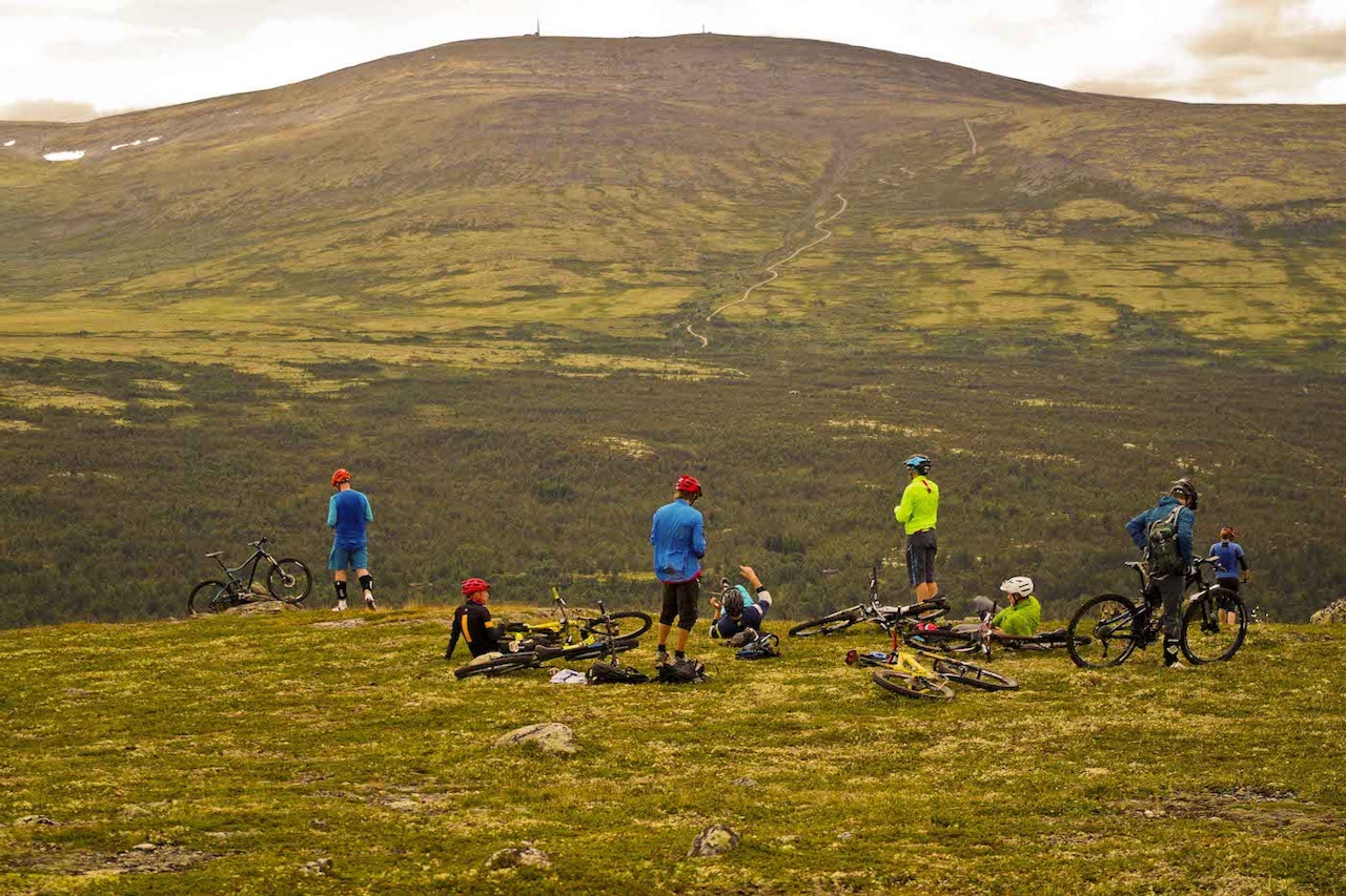 Den nye langløypetraséen mellom Alvdal og Røros skal bidra til å gjøre sykkelmulighetene i Nord-Østerdalen bedre kjent, og i løpet av våren 2017 skal de 165 kilometerne være ferdig merket. Foto: Eirik Bækken Den nye langløypetraséen mellom Alvdal og Røros skal bidra til å gjøre sykkelmulighetene i Nord-Østerdalen bedre kjent, og i løpet av våren 2017 skal de 165 kilometerne være ferdig merket. Foto: Eirik Bækken