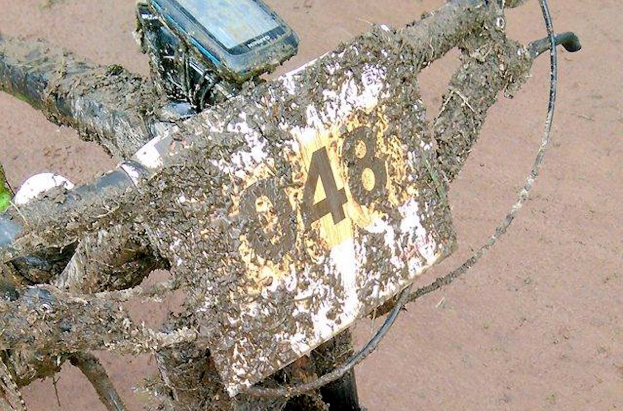 Det var sleipe forhold under maratonrittet i Kellerwald søndag, og Lars Granberg trynet seg fra topp-plassering. Foto: Privat Det var sleipe forhold under maratonrittet i Kellerwald søndag, og Lars Granberg trynet seg fra topp-plassering. Foto: Privat