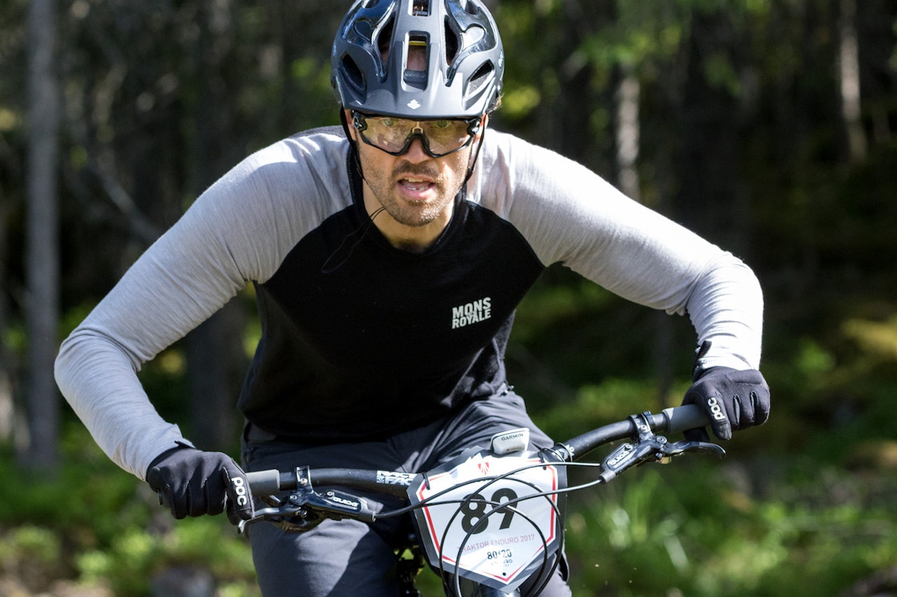 Svenn Fjeldheim åpnet Traktor Enduro med seier på de to første etappene, men etter tre punkteringer på rappen var det slutt på reservedelene og moroa for denne runden. Foto: Sylvain Cavatz Svenn Fjeldheim åpnet Traktor Enduro med seier på de to første etappene, men etter tre punkteringer på rappen var det slutt på reservedelene og moroa for denne runden. Foto: Sylvain Cavatz