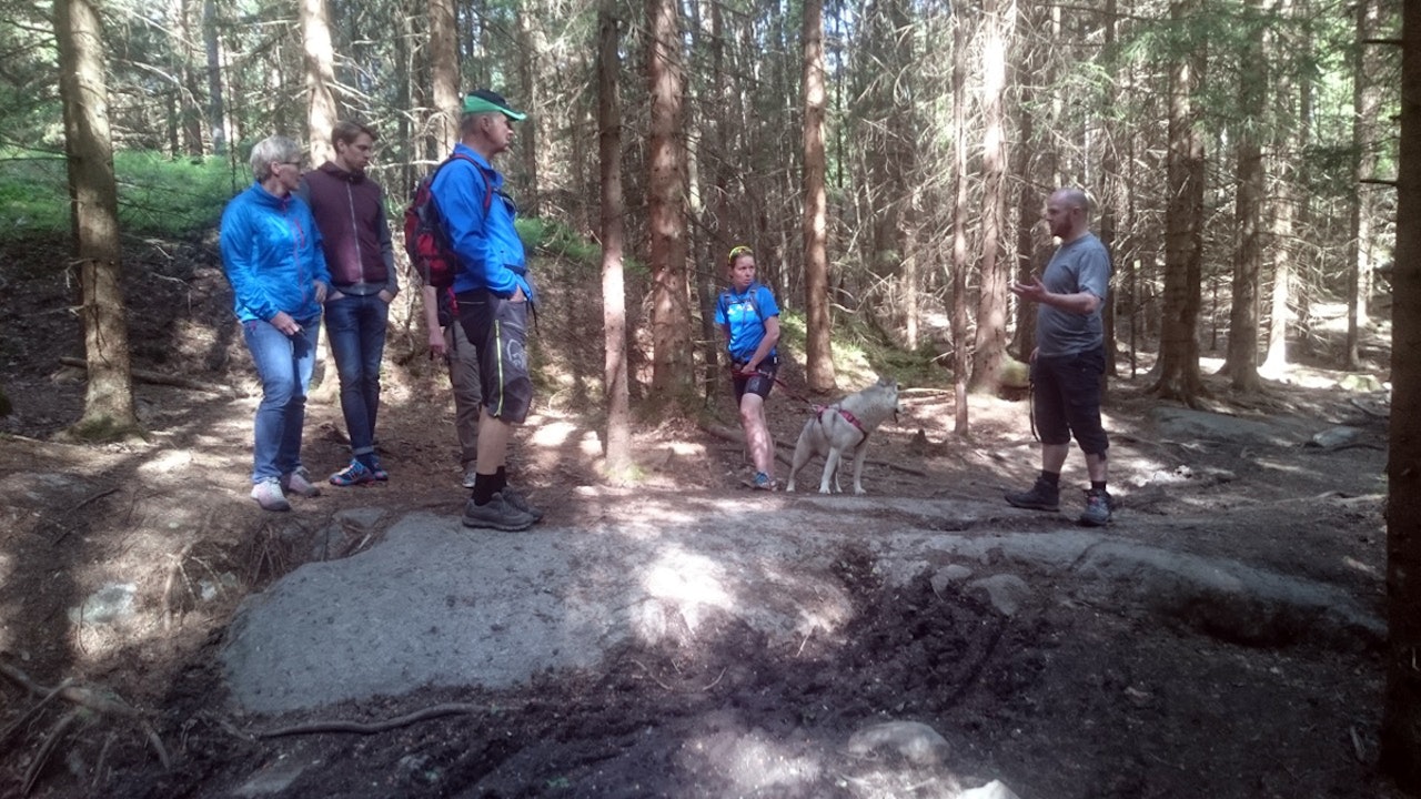 BEFARING: Mange stilte opp på befaring av Terrengsykkelløypa i dag, men ikke de ivrigste kritikerne i Østmarkas Venner. BEFARING: Mange stilte opp på befaring av Terrengsykkelløypa i dag, men ikke de ivrigste kritikerne i Østmarkas Venner.