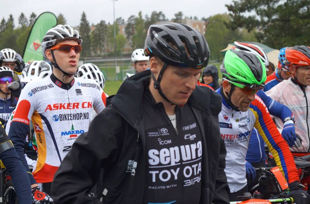 Lars Granberg har slitt med å finne formen i en måned, og Terrengsykkelrittet måtte han bryte. Nå reiser han til Tyskland for å finne den igjen. Foto: Sepura Toyota racing with Birk Lars Granberg har slitt med å finne formen i en måned, og Terrengsykkelrittet måtte han bryte. Nå reiser han til Tyskland for å finne den igjen. Foto: Sepura Toyota racing with Birk