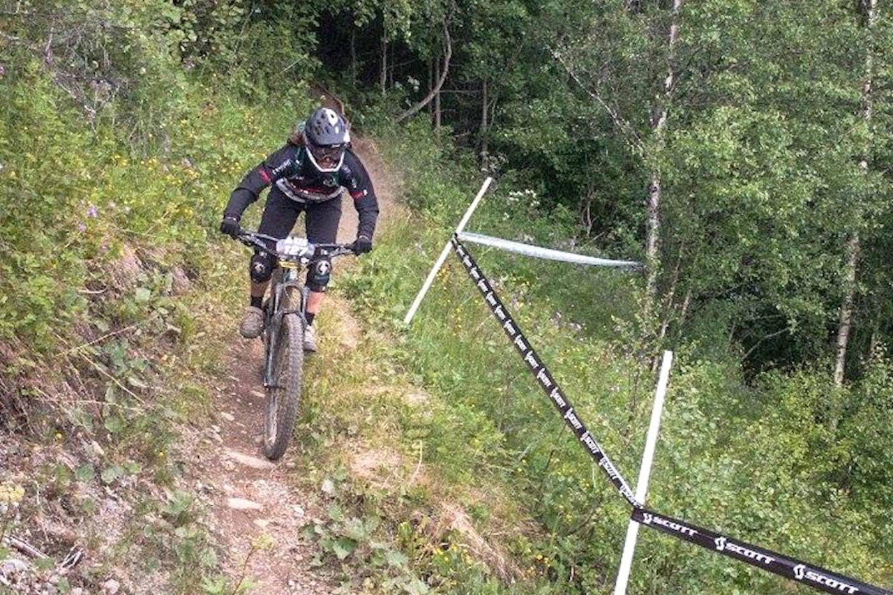 Vera Leivsdottir vant Åre Enduro, som i år også har status som kvalfisiering til Enduro World Series. Foto: Joakim Horsfjord Vera Leivsdottir vant Åre Enduro, som i år også har status som kvalfisiering til Enduro World Series. Foto: Joakim Horsfjord