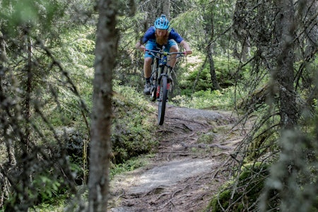 TAR ANSVAR: Aslak Mørstad jobber med Grenserittet om det nye ultrarittet, og lover mye sti. Foto: Christian Nerdrum TAR ANSVAR: Aslak Mørstad jobber med Grenserittet om det nye ultrarittet, og lover mye sti. Foto: Christian Nerdrum