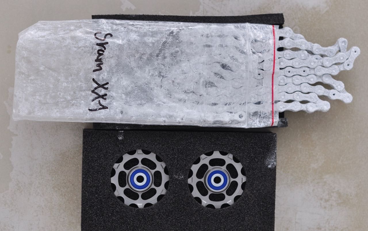 OPPGRADERING: Ceramic Speeds trinsehjul og kjedebelegg lokker med sparte watt, men til høy pris. Alle foto: Øyvind Aas OPPGRADERING: Ceramic Speeds trinsehjul og kjedebelegg lokker med sparte watt, men til høy pris. Alle foto: Øyvind Aas