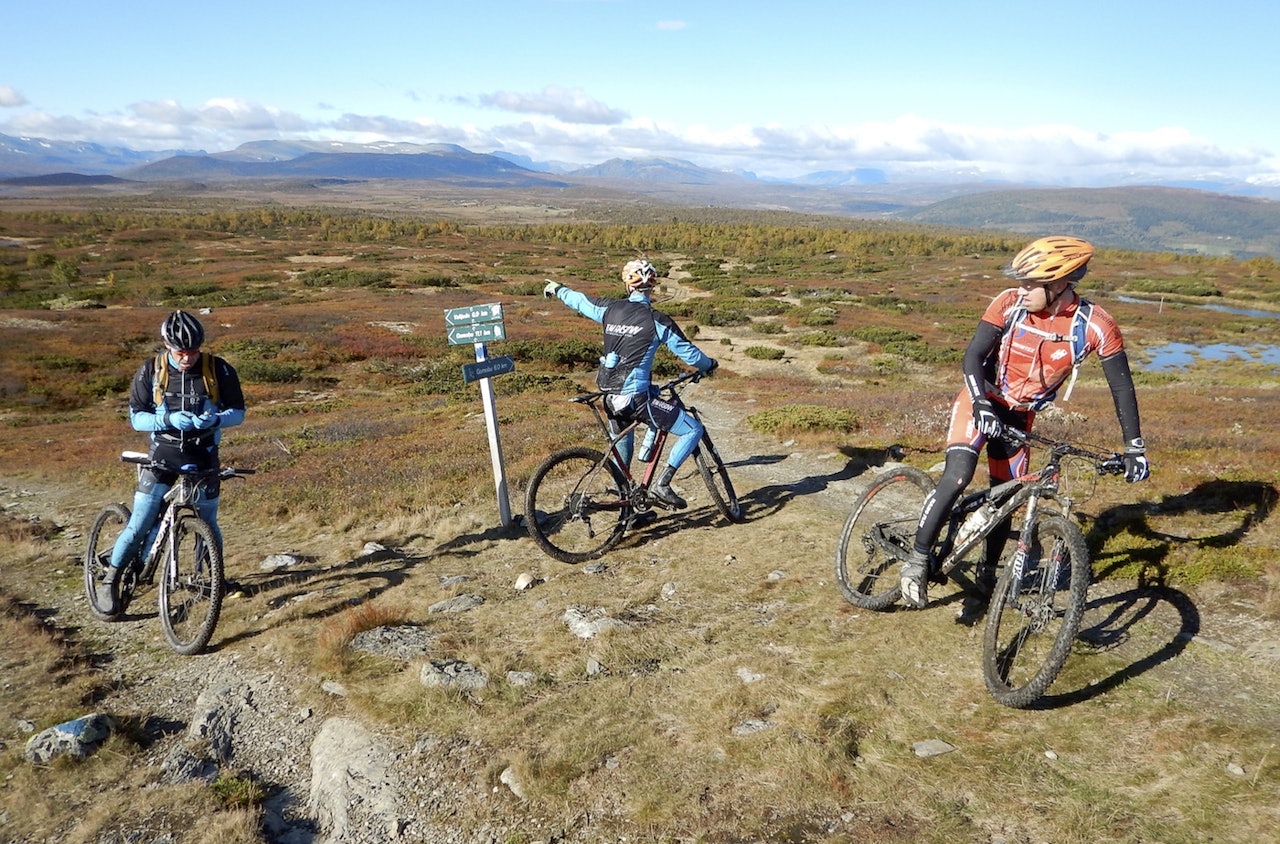 15 mil i spektakulært og spennende terreng, men hittil veldig mannsdominert. Nå tar Offroad Valdres grep for å hekte damene. Foto: Børge Jensen 15 mil i spektakulært og spennende terreng, men hittil veldig mannsdominert. Nå tar Offroad Valdres grep for å hekte damene. Foto: Børge Jensen