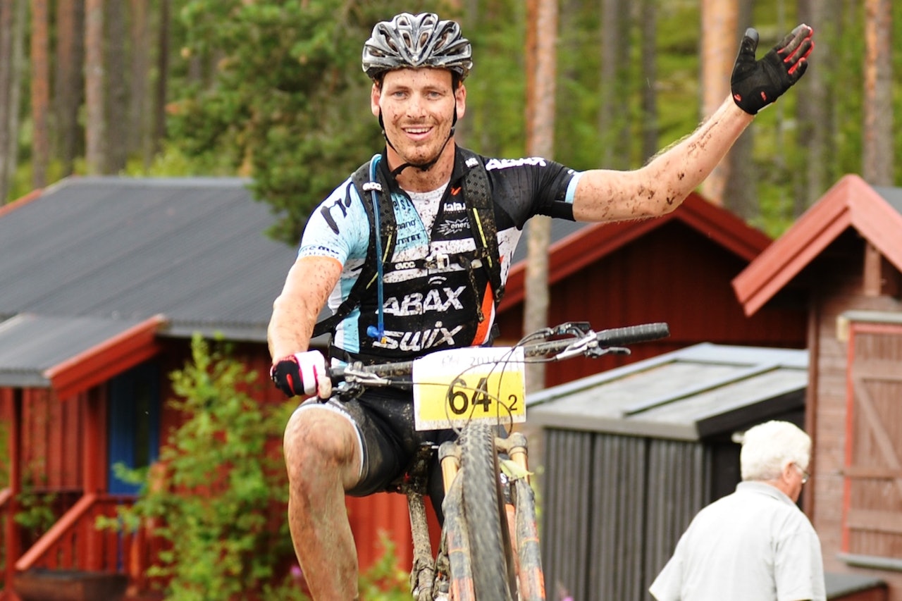 Thomas Engelsgjerd kjørte inn til seier på andre etappe i Biking Dalarna Testlopp med målgang i Mora. Foto: Kent Murdoch