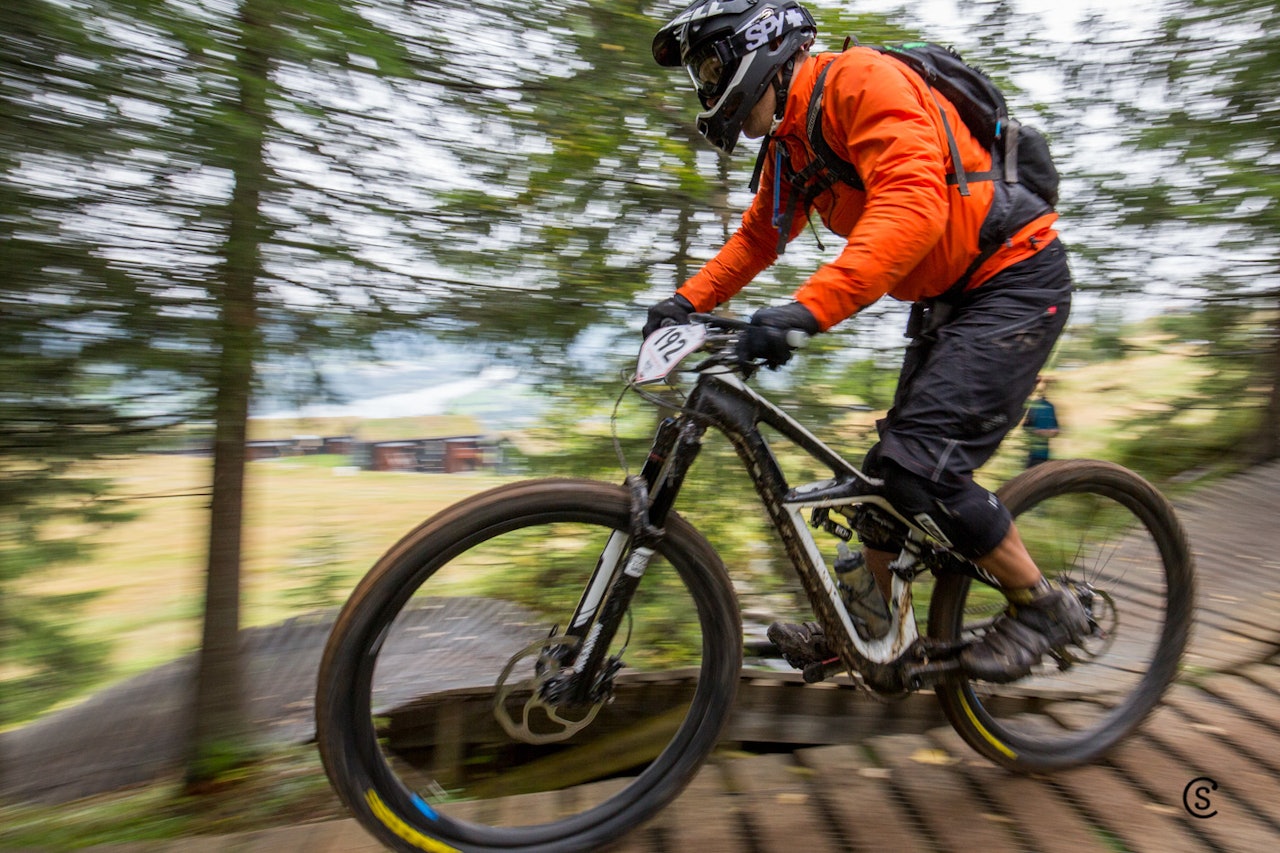80/20-serien 2016 er historie og styret er godt fornøyd med totalen. Her er Petter Anthonsen fra Toten Kranken CK i aksjon under Hafjell Enduro, som var en av to nye lokasjoner i årets serie. Foto: Sylvain Cavatz  80/20-serien 2016 er historie og styret er godt fornøyd med totalen. Her er Petter Anthonsen fra Toten Kranken CK i aksjon under Hafjell Enduro, som var en av to nye lokasjoner i årets serie. Foto: Sylvain Cavatz