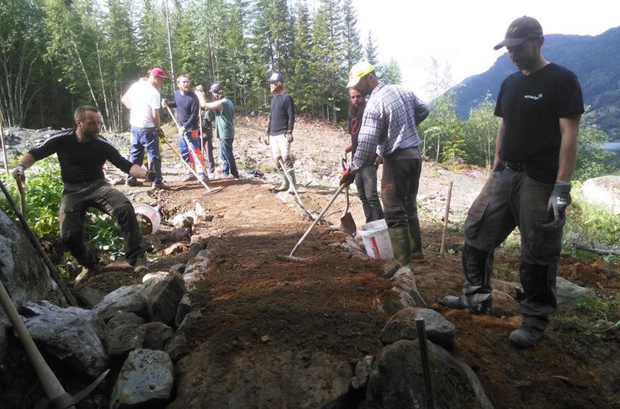Tråkk n Roll skal gjøre Hallingdal til en sykkeldestinasjon av dimensjoner. Til det trenger de et helprofft trail crew. Foto: Tråkk n Roll Tråkk n Roll skal gjøre Hallingdal til en sykkeldestinasjon av dimensjoner. Til det trenger de et helprofft trail crew. Foto: Tråkk n Roll