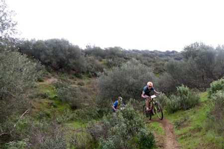 SVENSK SEIER: Gustav Larsson og Calle Friberg stakk fra feltet nedover og sikret seg sin første etappeseier på den 5. etappen i Andalucia Bike Race. Foto: Jordi Bonet. SVENSK SEIER: Gustav Larsson og Calle Friberg stakk fra feltet nedover og sikret seg sin første etappeseier på den 5. etappen i Andalucia Bike Race. Foto: Jordi Bonet.
