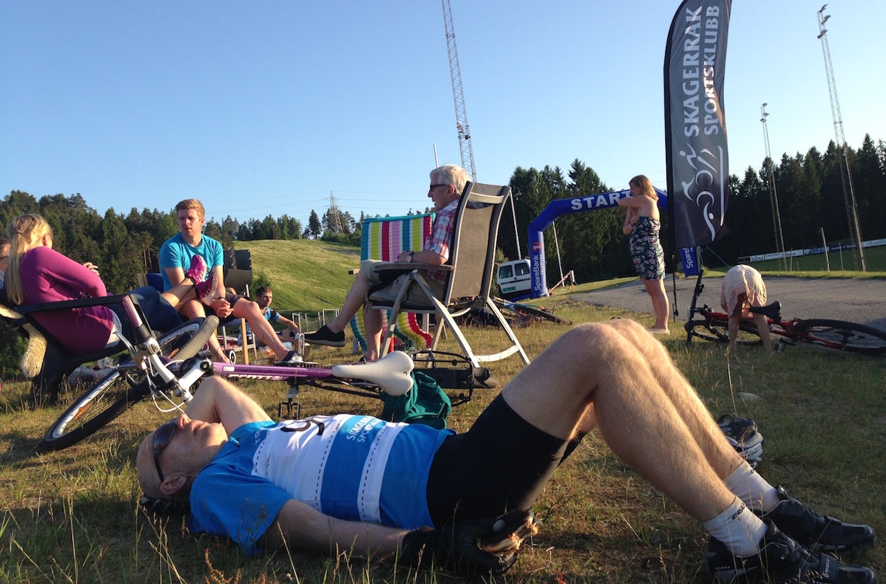 Skagerrak MTB 24 er åpen for både soloutøvere og lag, og kjøres 15. mai på Klosterskogen Travbane. Foto: Skagerrak Sportsklubb Skagerrak MTB 24 er åpen for både soloutøvere og lag, og kjøres 15. mai på Klosterskogen Travbane. Foto: Skagerrak Sportsklubb