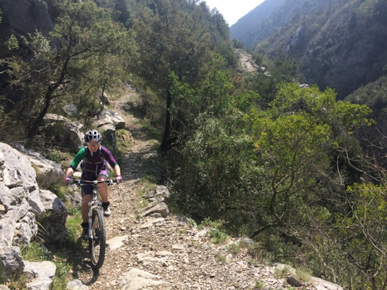 GULL: I Sospel blir Europa-turneen til Kaja og Trude kronet med stigull. GULL: I Sospel blir Europa-turneen til Kaja og Trude kronet med stigull.
