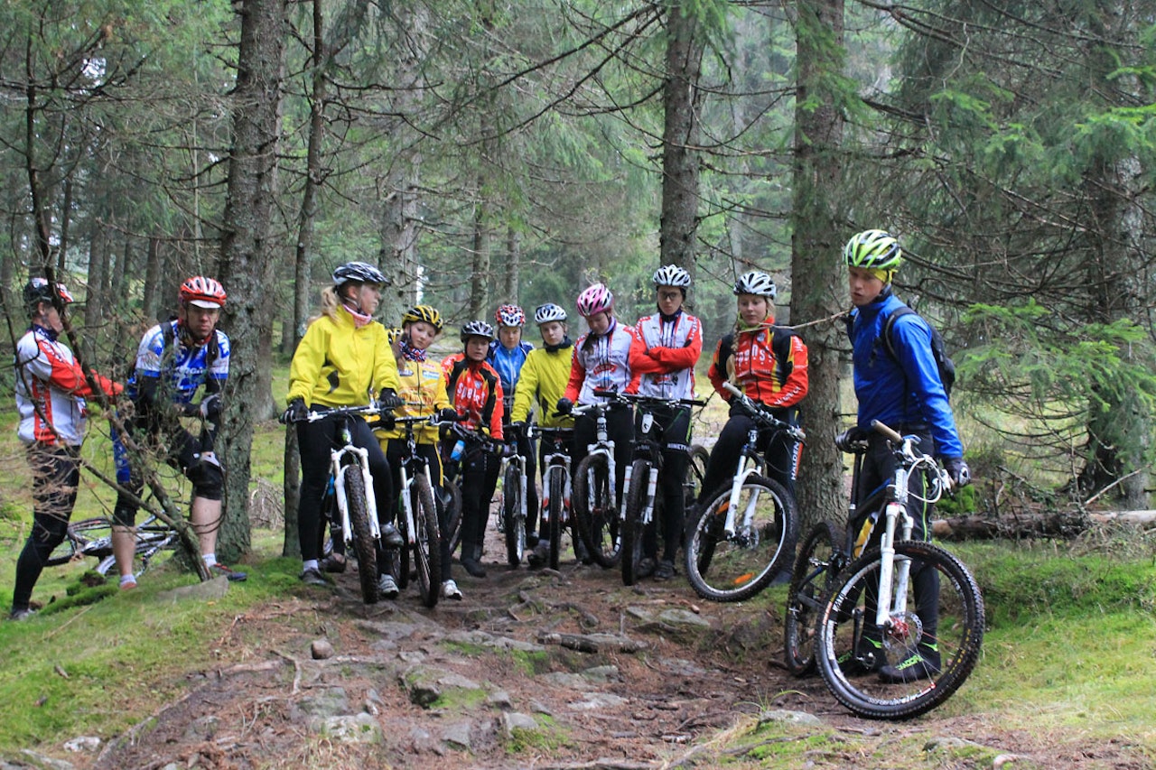 Hem lærer bort: Ole Hem er en av instruktørene på årets Terrengcamp på Romerike. (foto: Lena Øverbye) Hem lærer bort: Ole Hem er en av instruktørene på årets Terrengcamp på Romerike. (foto: Lena Øverbye)