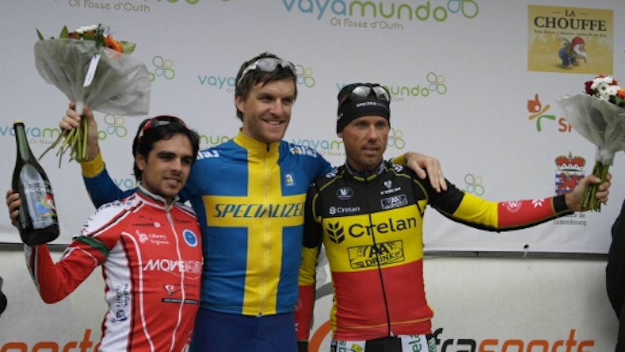 NASJONALE MESTERE: David Rosa, Matthias Wengelin og Sven Nys på pallen i Houffalize. NASJONALE MESTERE: David Rosa, Matthias Wengelin og Sven Nys på pallen i Houffalize.