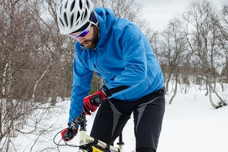 Nordnorsk vår: Softshelljakken fra Royal er ikke velegnet for dager med mange varmegrader. Det har ikke vært et problem i Tromsø gjennom vinteren og våren hittil. Nordnorsk vår: Softshelljakken fra Royal er ikke velegnet for dager med mange varmegrader. Det har ikke vært et problem i Tromsø gjennom vinteren og våren hittil.