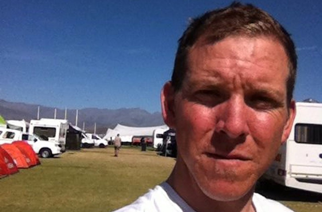 Greg Saw er definitivt skuffet over at kneskaden er tilbake, og han er ute av Cape Epic - for andre år på rad. Foto: iHus Racing