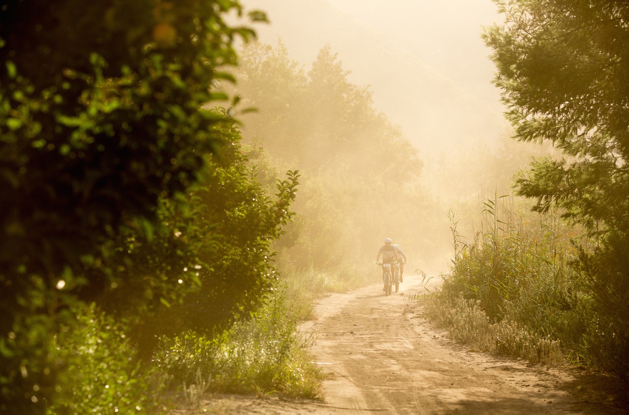 ETAPPE 3 på Cape Epic 2015 ble blytung med 128 seige, støvete, smellvarme og til tider stupbratte kilometer. Foto: Sophie Smith/ Cape Epic/ Sportzpics ETAPPE 3 på Cape Epic 2015 ble blytung med 128 seige, støvete, smellvarme og til tider stupbratte kilometer. Foto: Sophie Smith/ Cape Epic/ Sportzpics