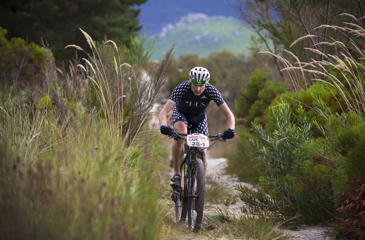 LARS GRANBERG på iHus Racing 1 tråkket seg til 11.plass på andre etappe i Cape Epic 2015 sammen med makker Søren Nissen. Foto: Sophie Smith/ Cape Epic/ Sportzpics LARS GRANBERG på iHus Racing 1 tråkket seg til 11.plass på andre etappe i Cape Epic 2015 sammen med makker Søren Nissen. Foto: Sophie Smith/ Cape Epic/ Sportzpics