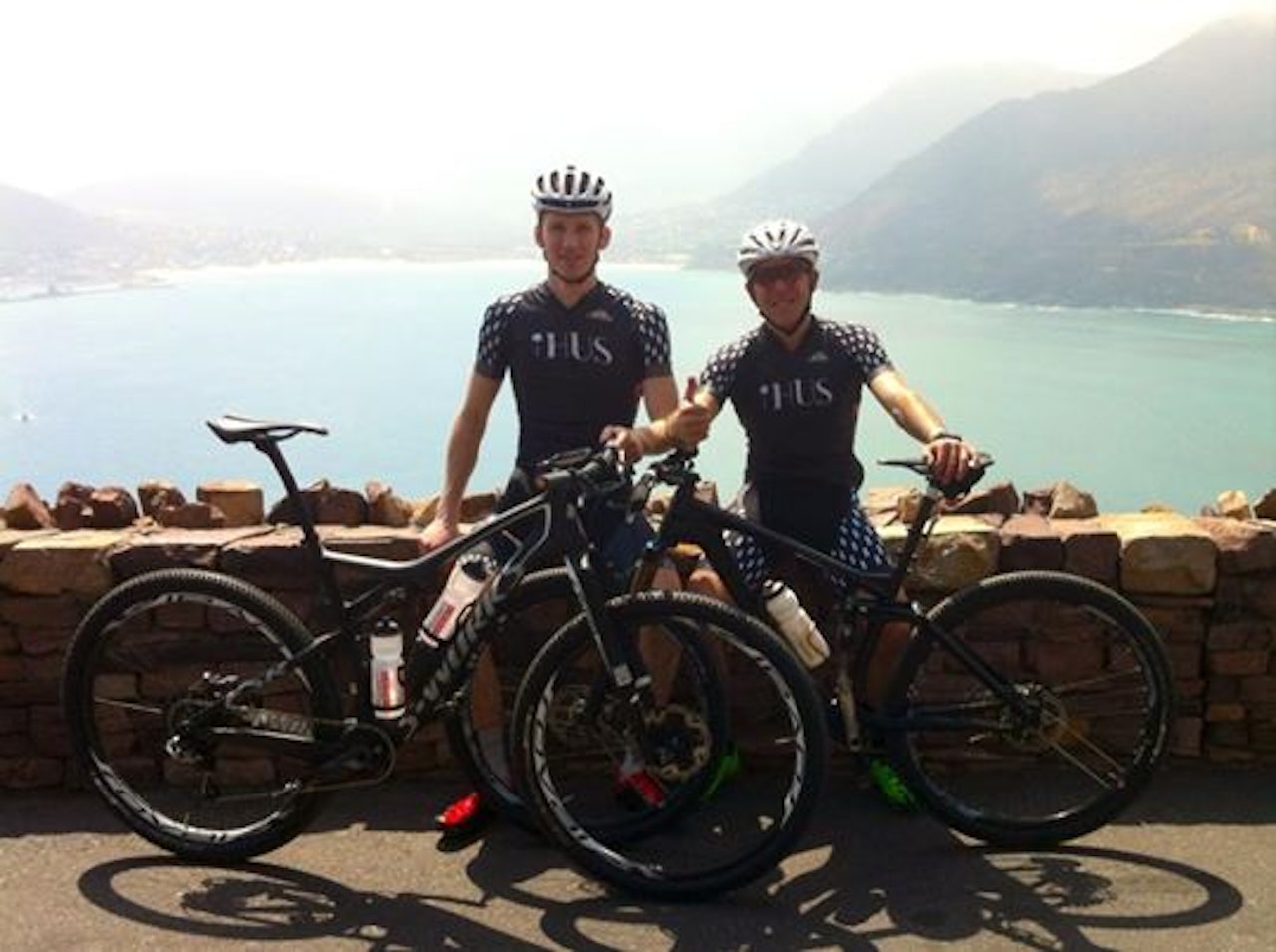 Ola Kjøren og Greg Saw er to av "nordmennene" på Team Ihus som kjemper om en topplassering i årets Cape Epic. Ola Kjøren og Greg Saw er to av "nordmennene" på Team Ihus som kjemper om en topplassering i årets Cape Epic.