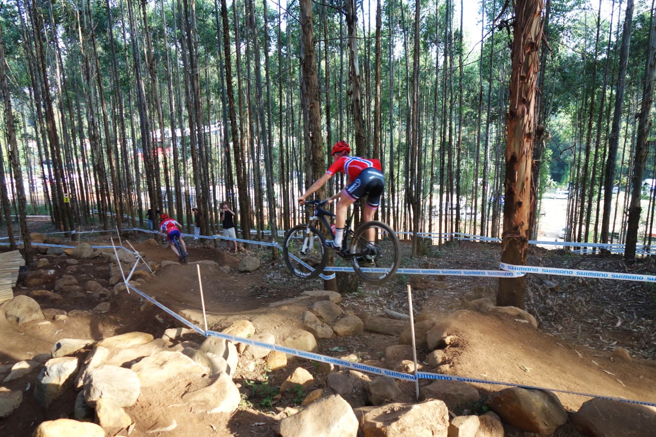 Gikk på en smell:Edvard Vea Iversen lå veldig godt an i U23-klassen, helt til varmen ble for mye. Han tar med seg verdifulle erfaringer til neste ritt. (foto: Ole Christian Fagerli) Gikk på en smell:Edvard Vea Iversen lå veldig godt an i U23-klassen, helt til varmen ble for mye. Han tar med seg verdifulle erfaringer til neste ritt. (foto: Ole Christian Fagerli)