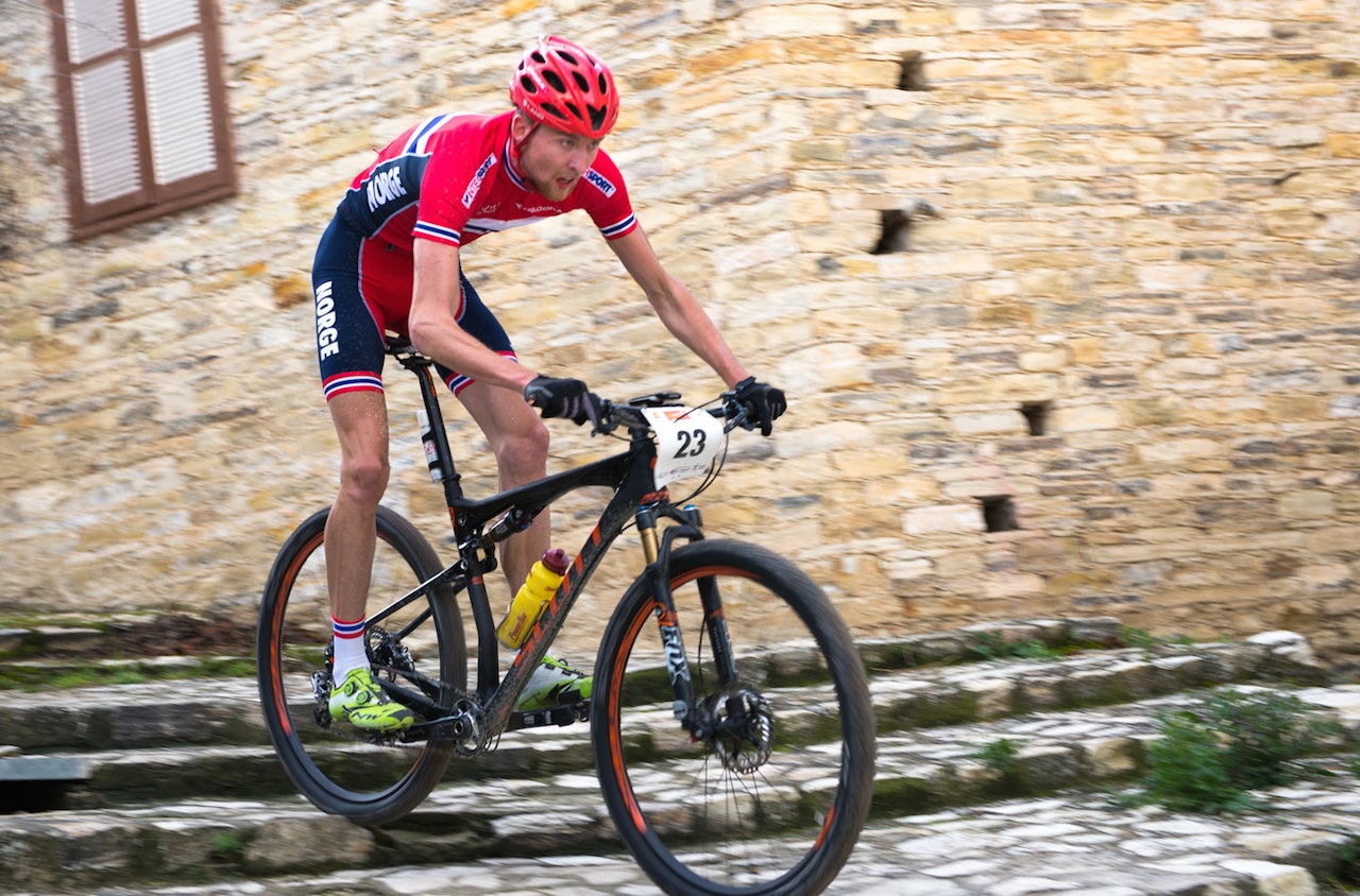 Sondre Kristiansen bet godt fra seg i sesongens første ritt: Han ble åttende beste U23-rytter og nummer 30 totalt. Foto: NCF/Kuestenbrueck Sondre Kristiansen bet godt fra seg i sesongens første ritt: Han ble åttende beste U23-rytter og nummer 30 totalt. Foto: NCF/Kuestenbrueck