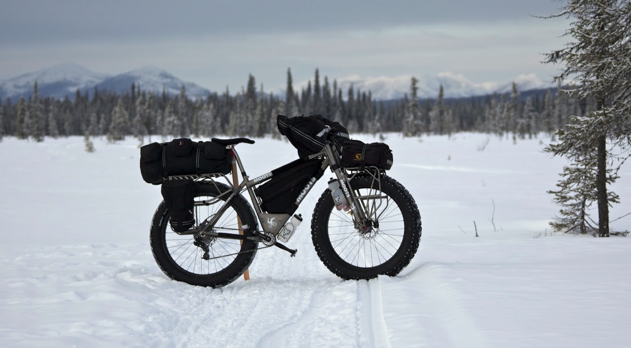 Ikke hyllevare: Mike Curiaks fatbike fra Moots ble bygget etter flere års deltakelse i Iditarod. Med det fulgte det at den ikke ble helt som andre fatbikes. Foto: Mike Curiak Ikke hyllevare: Mike Curiaks fatbike fra Moots ble bygget etter flere års deltakelse i Iditarod. Med det fulgte det at den ikke ble helt som andre fatbikes. Foto: Mike Curiak
