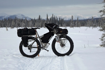 Ikke hyllevare: Mike Curiaks fatbike fra Moots ble bygget etter flere års deltakelse i Iditarod. Med det fulgte det at den ikke ble helt som andre fatbikes. Foto: Mike Curiak Ikke hyllevare: Mike Curiaks fatbike fra Moots ble bygget etter flere års deltakelse i Iditarod. Med det fulgte det at den ikke ble helt som andre fatbikes. Foto: Mike Curiak