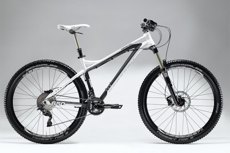 Saracen Zen 650b: Uvanlig sykkeltype med en relativt ny hjulstørrelse. Sykkelen koster ikke mye, men gir full score på vårt glis-barometer. Saracen Zen 650b: Uvanlig sykkeltype med en relativt ny hjulstørrelse. Sykkelen koster ikke mye, men gir full score på vårt glis-barometer.