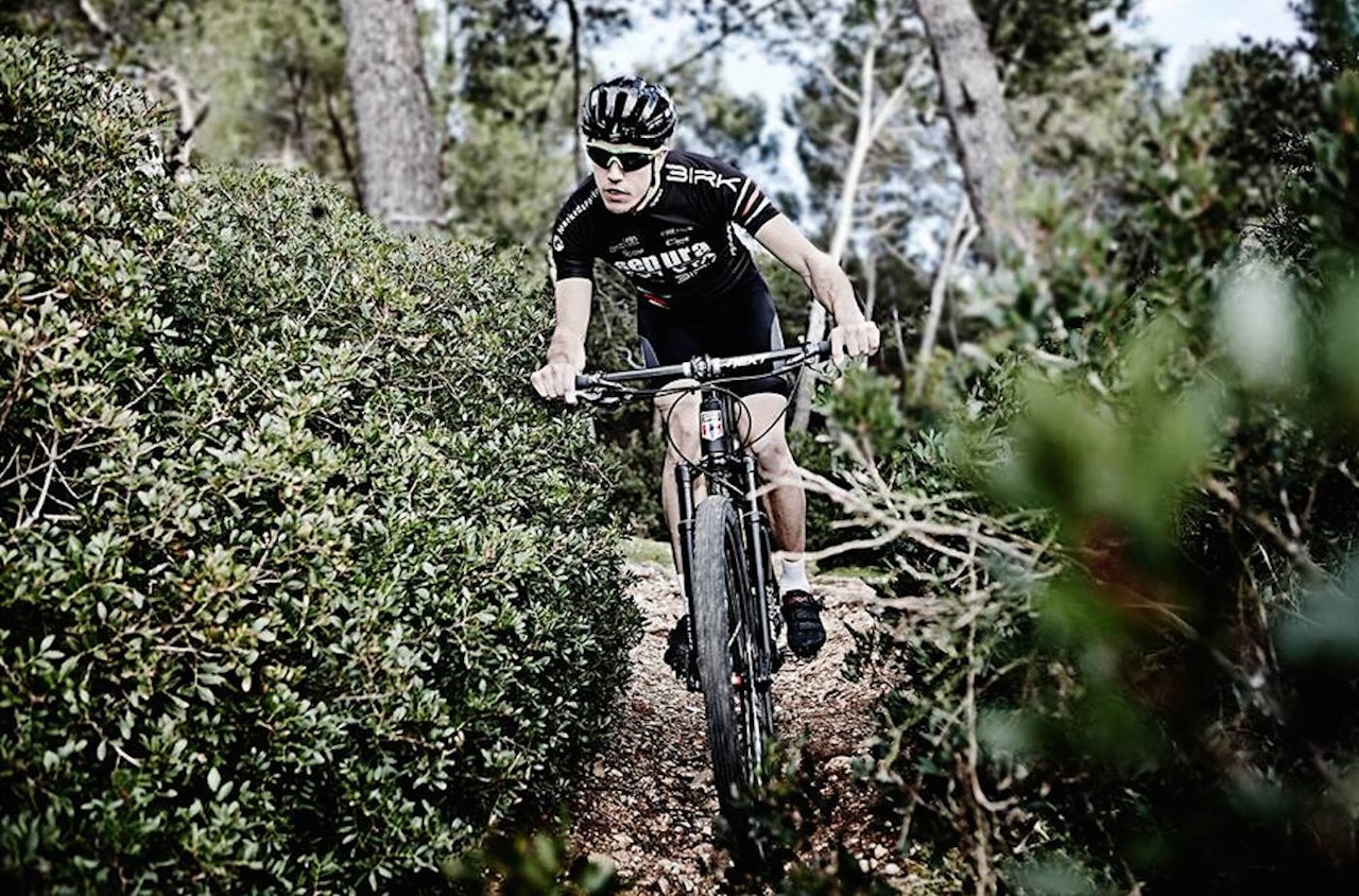 XABIER ZABALO i Sepura Toyota racing with Birk fråtser i saftige stier under treningssamlingen på Mallorca tidligere i februar. Foto: Pål Anders Thunæs XABIER ZABALO i Sepura Toyota racing with Birk fråtser i saftige stier under treningssamlingen på Mallorca tidligere i februar. Foto: Pål Anders Thunæs