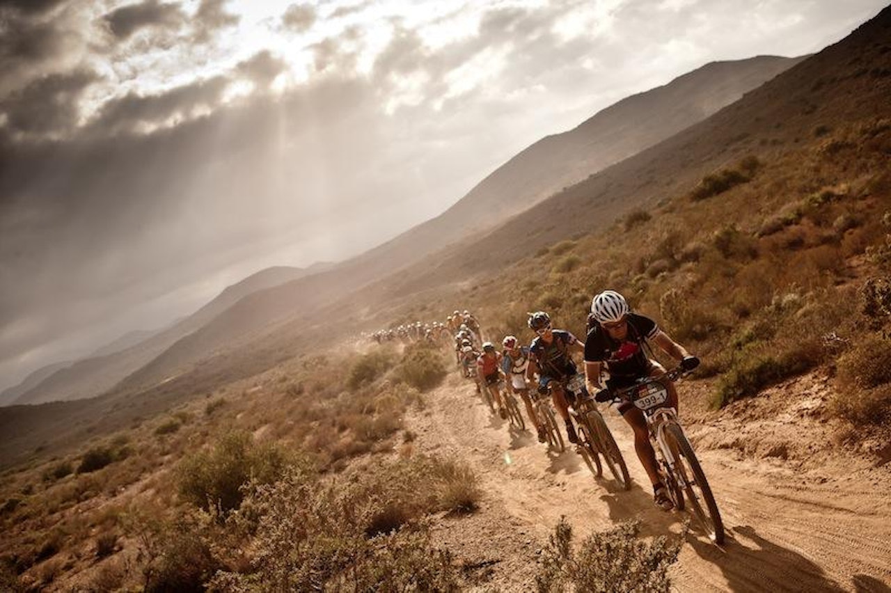 SPEKTAKULÆRT: Naturopplevelsene står i kø for syklistene som deltar i Cape Epic som starter 17. mars. Foto: Absa Caoe Epic SPEKTAKULÆRT: Naturopplevelsene står i kø for syklistene som deltar i Cape Epic som starter 17. mars. Foto: Absa Caoe Epic