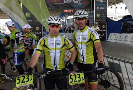 Team Trimtex med Frode Røsand (til venstre) og Kjell Karlsen har funnet suksessformelen kjørt seg inn på pallen i klassen Master 40 etter tre av seks etapper i Andalucia Bike Race. Foto: Privat