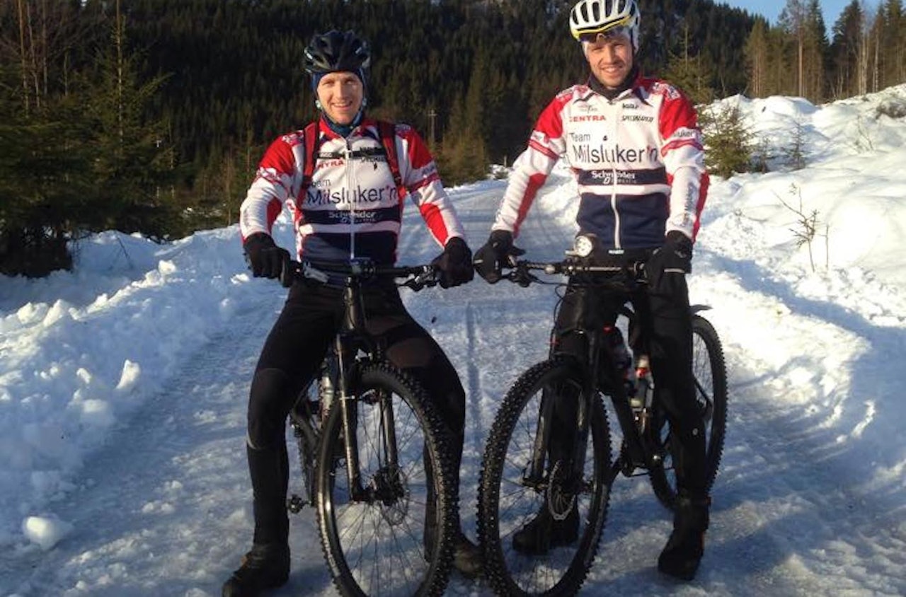 PUSHER HVERANDRE: Torbjørn Svanstrøm (til venstre) gir Ola Kjøren bra matching på treningsturer i Team Milslukern. Foto: Privat PUSHER HVERANDRE: Torbjørn Svanstrøm (til venstre) gir Ola Kjøren bra matching på treningsturer i Team Milslukern. Foto: Privat