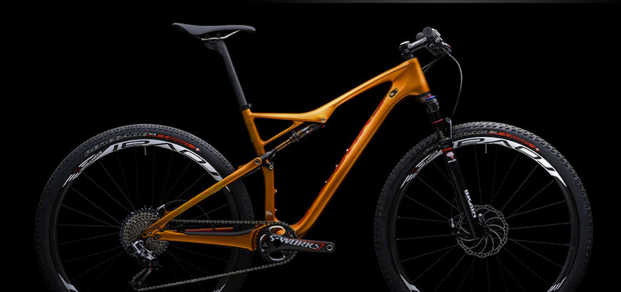 Til minne om: Den gullfargede Epic-varianten med Sør-Afrikanske flagg ble laget for å hedre minnet til en av de beste. Til minne om: Den gullfargede Epic-varianten med Sør-Afrikanske flagg ble laget for å hedre minnet til en av de beste.