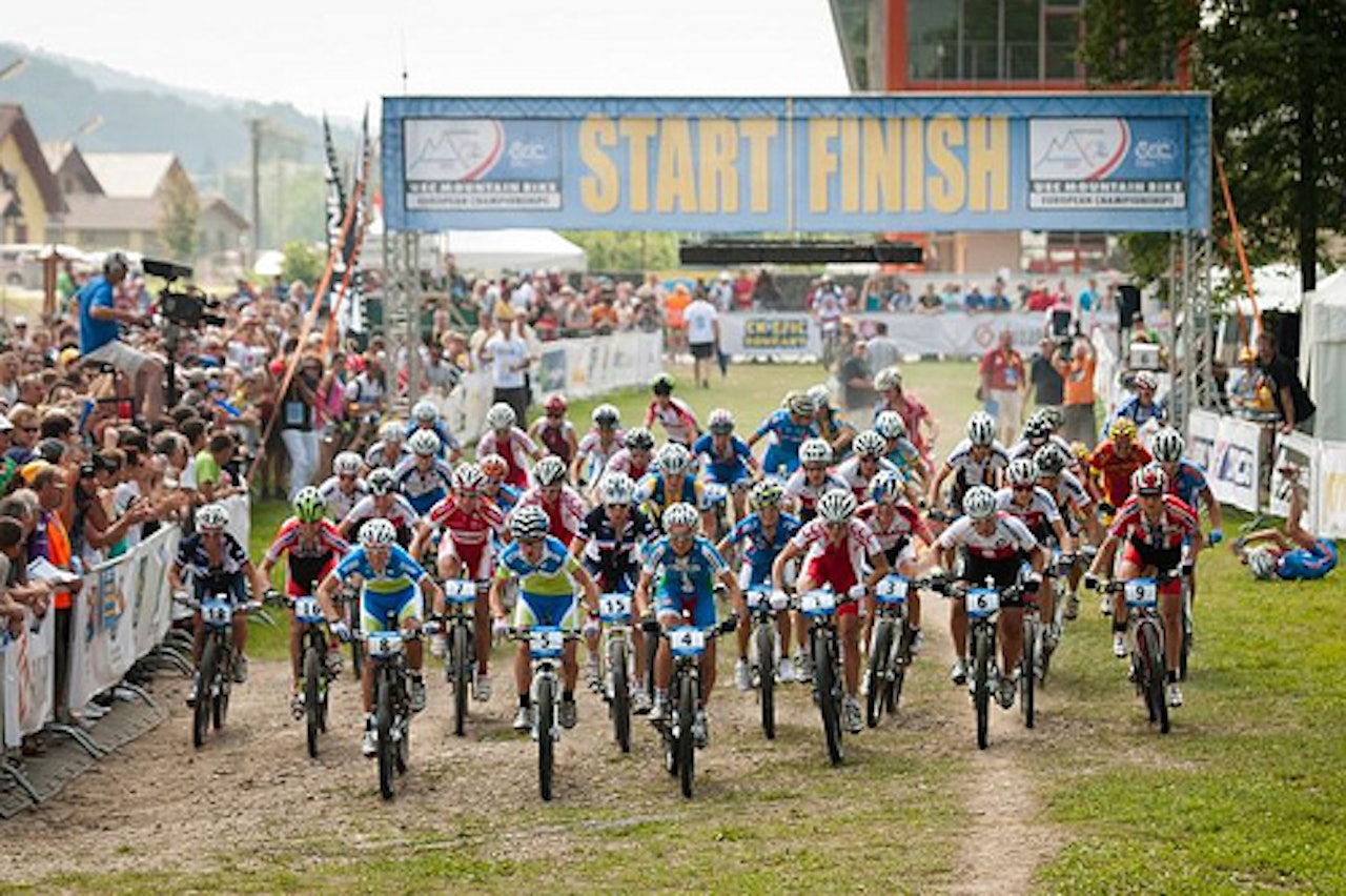 LIKESTILLING? UCI har nylig vedtatt en regelendring som sikrer lik premiering for kvinner og menn i internasjonale mesterskap. I Norge finnes det ennå ikke en slik regel som kan pålegge arrangører å gi lik lønn for likt strev. Foto: Gunnrita.com LIKESTILLING? UCI har nylig vedtatt en regelendring som sikrer lik premiering for kvinner og menn i internasjonale mesterskap. I Norge finnes det ennå ikke en slik regel som kan pålegge arrangører å gi lik lønn for likt strev. Foto: Gunnrita.com