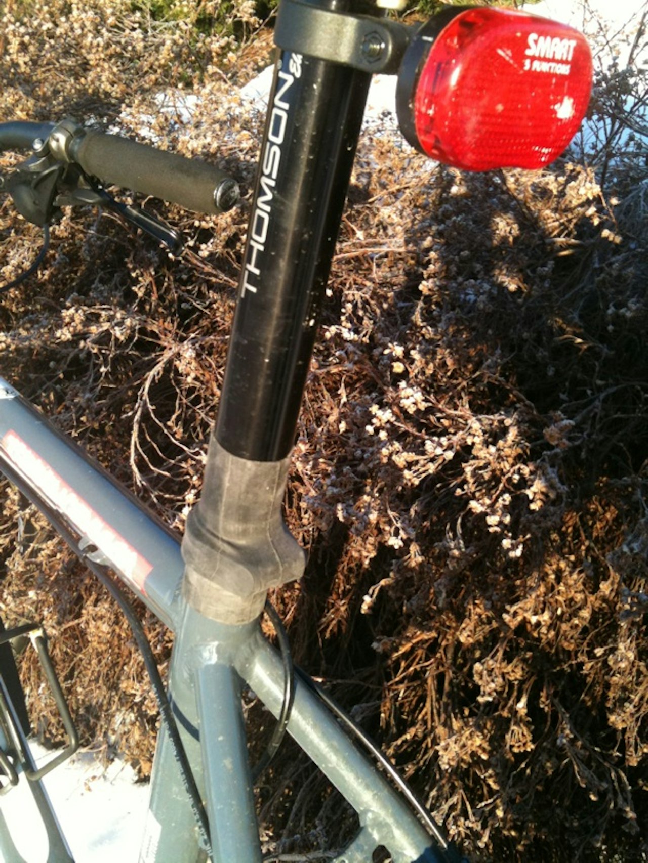 MAN TAGER... en slange. Og det er det. MAN TAGER... en slange. Og det er det.