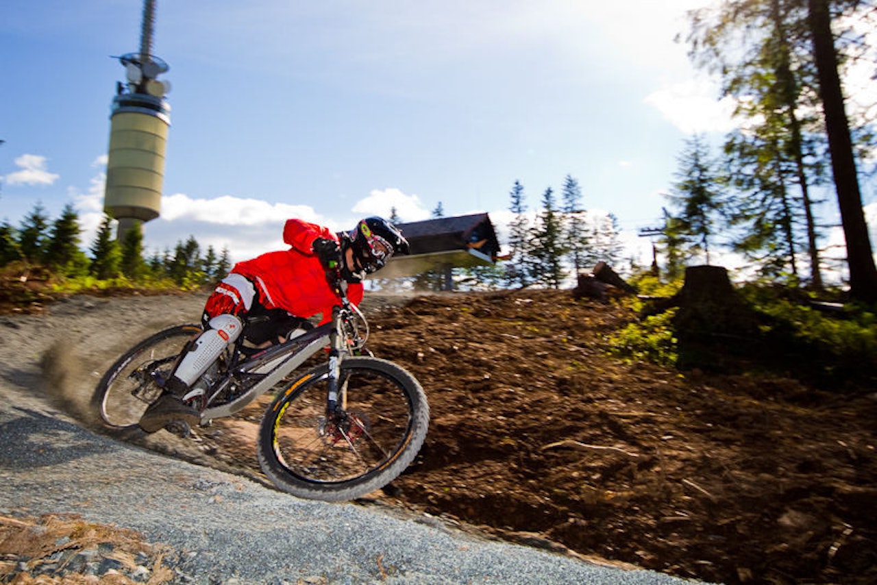 Ingen heis: Selv om løypene blir stående, blir det ingen heisdrift i Tryvann fremover. Det holdes likevel åpent for at driften kan gjenopptas. (foto: Simen Berg) Ingen heis: Selv om løypene blir stående, blir det ingen heisdrift i Tryvann fremover. Det holdes likevel åpent for at driften kan gjenopptas. (foto: Simen Berg)