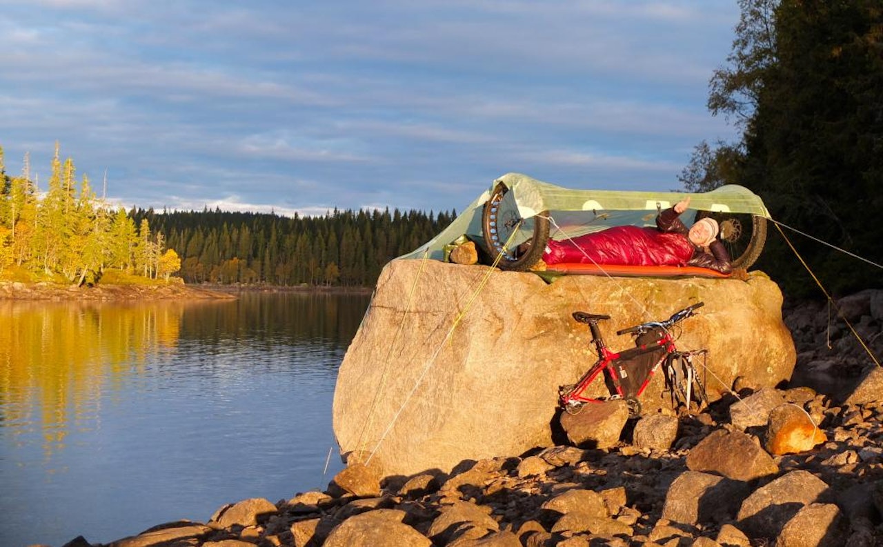 SOV I RO: Ellers faller du ned og brekker lårhalsen. Chals\' bilde av Sverre på det som tyder å være en langtur på fatbike dro avgårde med seierspokalen for februar. Gratulerer! SOV I RO: Ellers faller du ned og brekker lårhalsen. Chals\' bilde av Sverre på det som tyder å være en langtur på fatbike dro avgårde med seierspokalen for februar. Gratulerer!