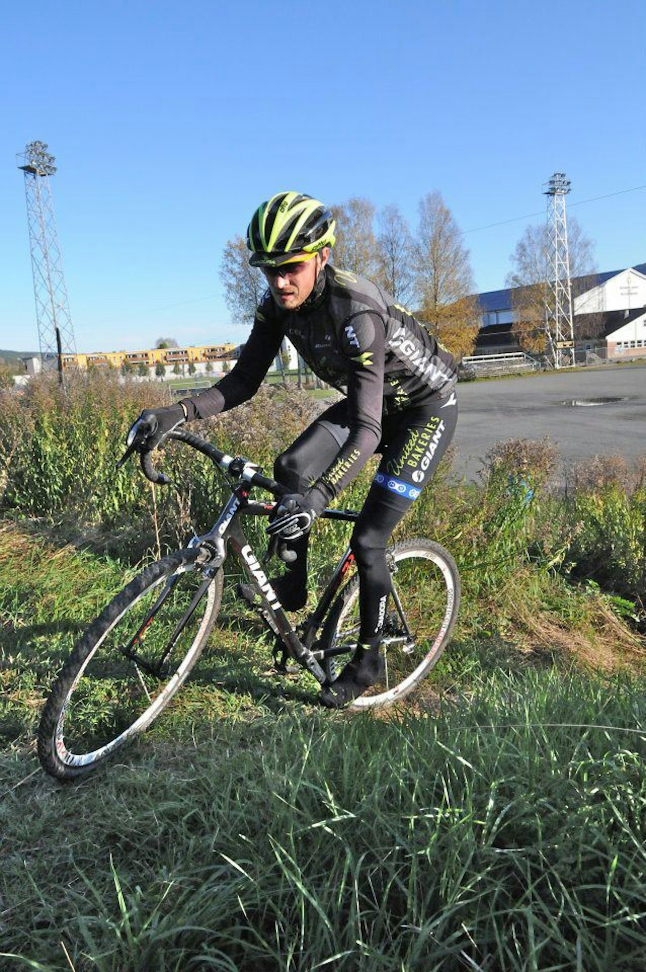 Morten Vaeng er initiativtaker til Ælva Cyclocross Classic kommende søndag. Her på gjennomkjøring i løypa i Solbergelva. Morten Vaeng er initiativtaker til Ælva Cyclocross Classic kommende søndag. Her på gjennomkjøring i løypa i Solbergelva.