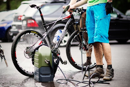 KRAFTIG STRÅLE:  Nomad 18V byr på en kraftig og konsentrert vannstråle. KRAFTIG STRÅLE:  Nomad 18V byr på en kraftig og konsentrert vannstråle.