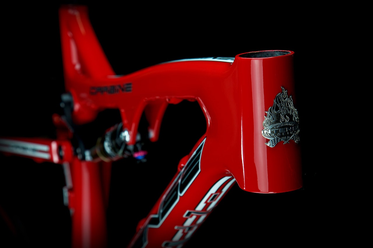 Den nye stisykkelen Carbine i klassisk Intense-rødt. Den nye stisykkelen Carbine i klassisk Intense-rødt.